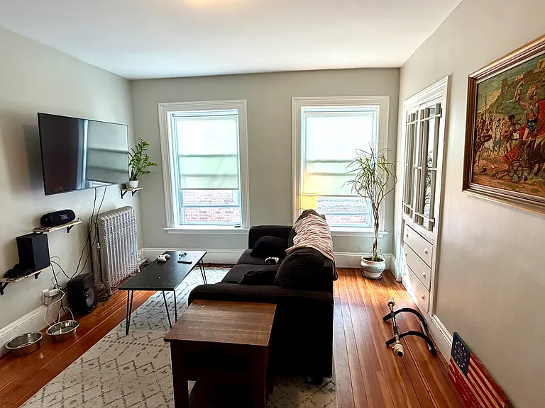 108 Winthrop Rd #5 — Photo 2