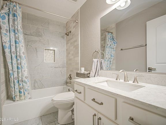 4th image of 9013 W AVALON Drive
