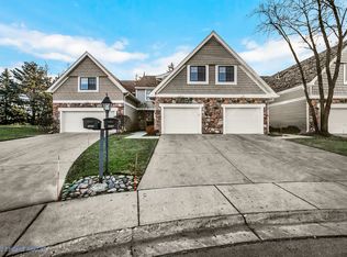 2527 Windsor Ln, Northbrook, IL
