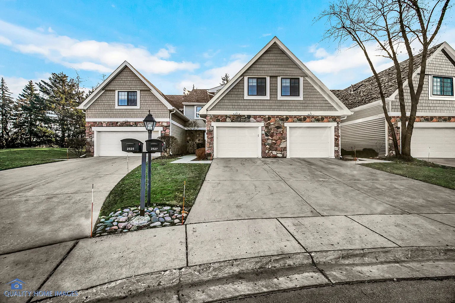 2527 Windsor Ln photo 1