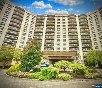 2 Claridge Dr, Verona, NJ, 07044