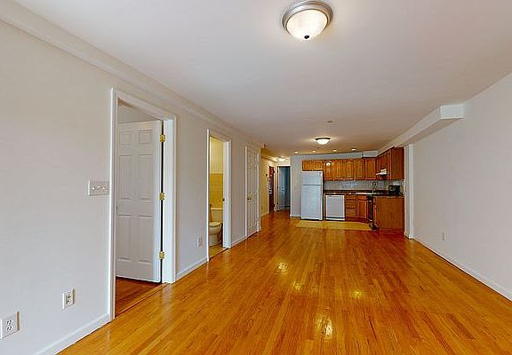 2nd image of 354 Henry St