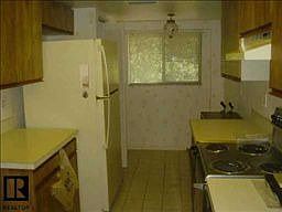 2nd image of 1727 Golfview Dr