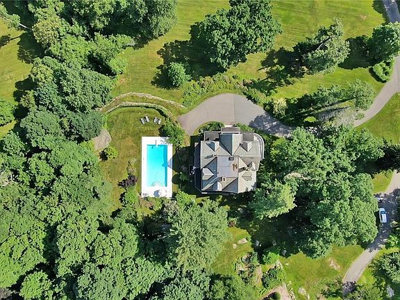 2nd image of 64 Ludlow Ln