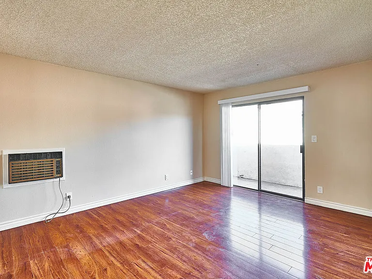 820 S Saint Andrews Pl #203 — Photo 10