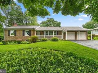 12605 Howard Lodge Dr, Sykesville, MD 21784
