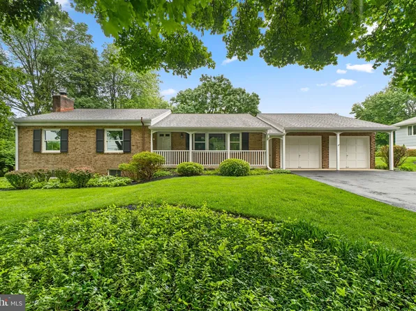 12605 Howard Lodge Dr, Sykesville, MD 21784