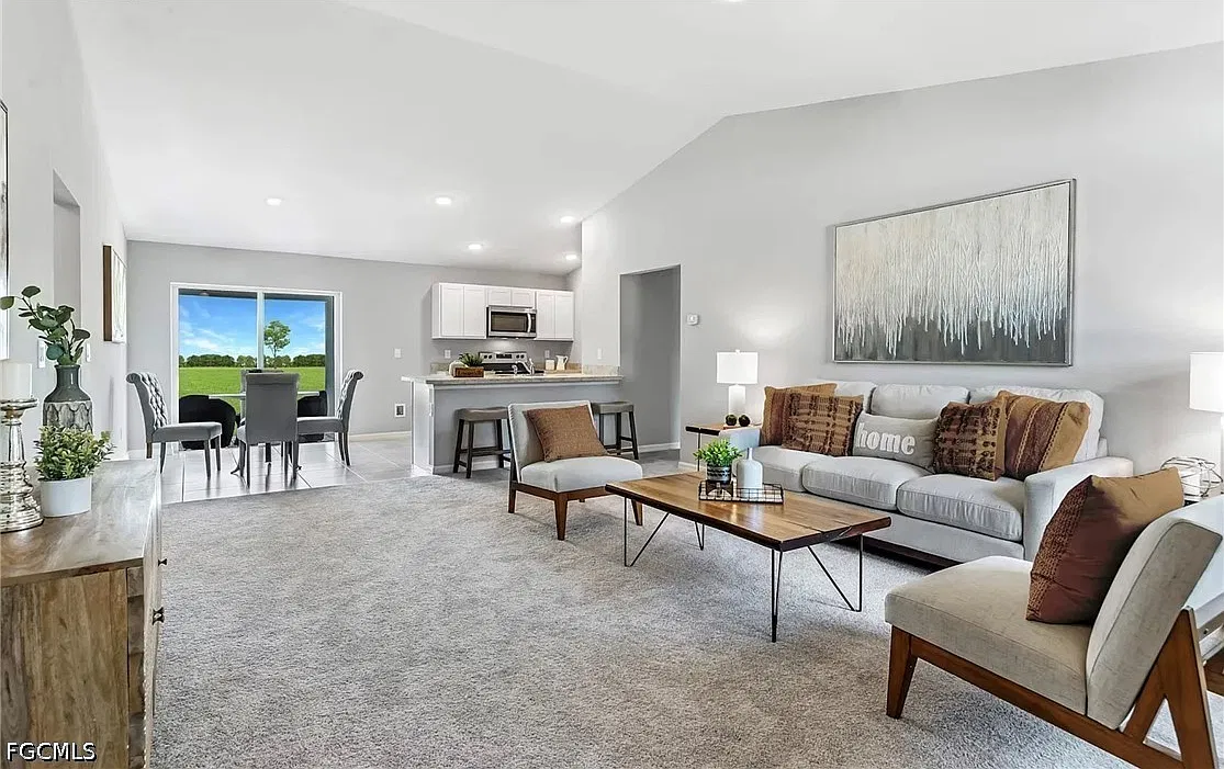 3 bed, 2.0 bath, 1286 sqft, $1,800 — Photo 3