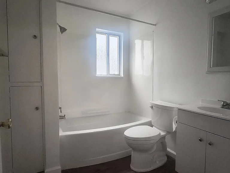1851 & 1853 Cromwell Dr #2 — Photo 8