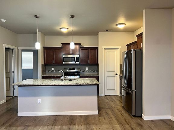 3rd image of 11458 Glacier Pl NW