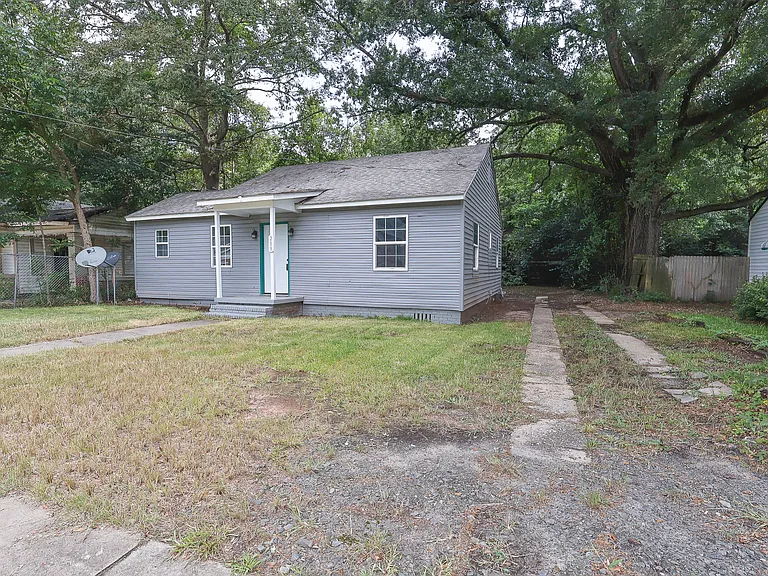 209 Calhoun St — Photo 3