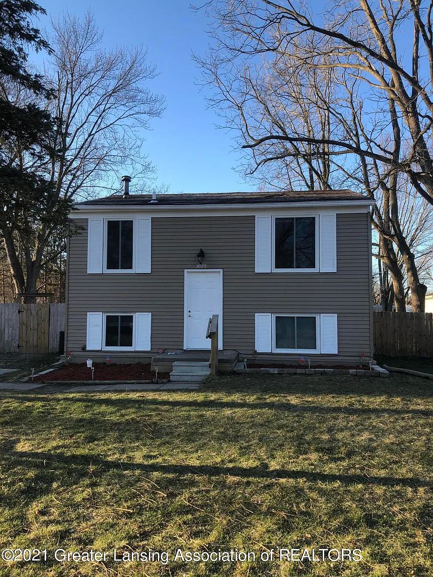 3025 Risdale Ave photo 1