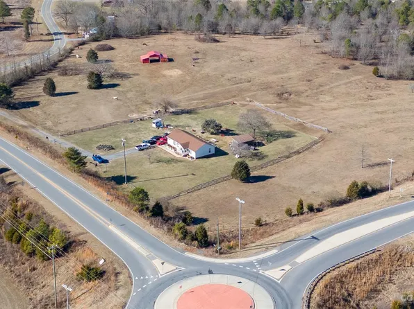 638 Margrace Rd, Kings Mountain, NC 28086