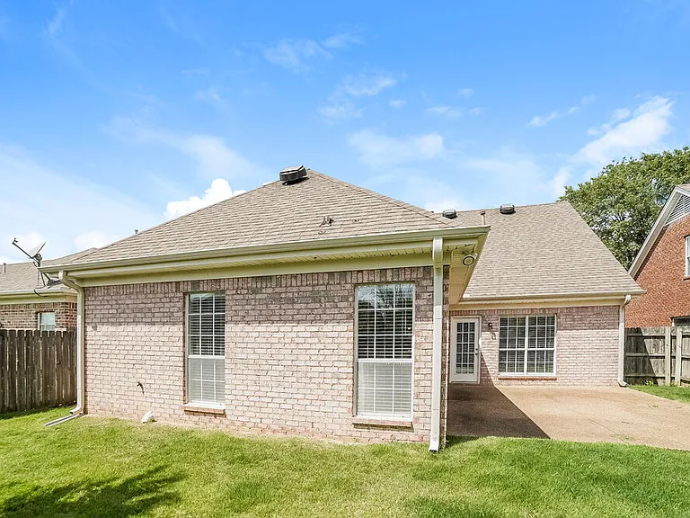 2875 Liverpool Ln — Photo 17