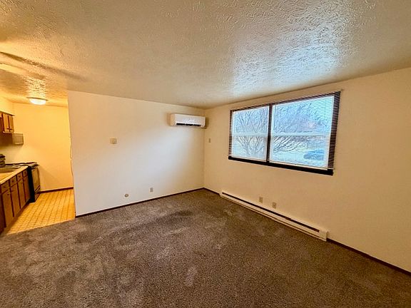 2nd image of 4156 Applewood Ln #4