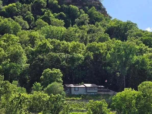 43519 Twin Bluffs Dr, Winona, MN 55987