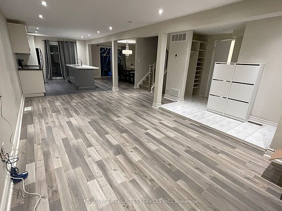 4th image of 45 Raleigh Cres