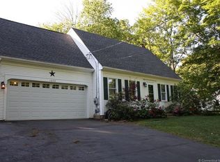 1052 East St, Middletown, CT 06457