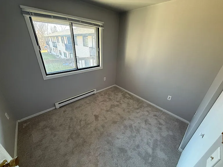 3278 N Dousman St — Photo 38