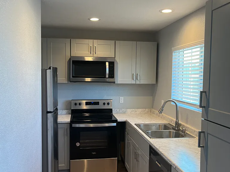 12327 Farmington St #2A — Photo 4