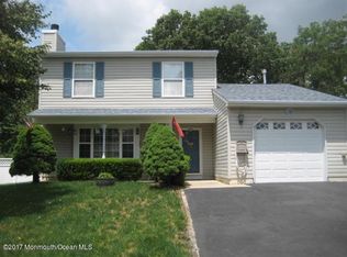 882 Columbus Dr, Brick, NJ 08724