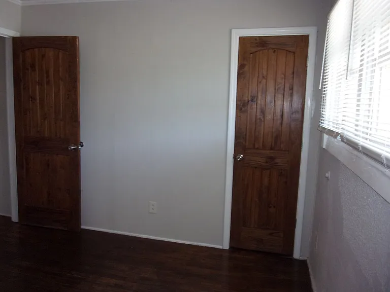2405-1 Julia Ave — Photo 13