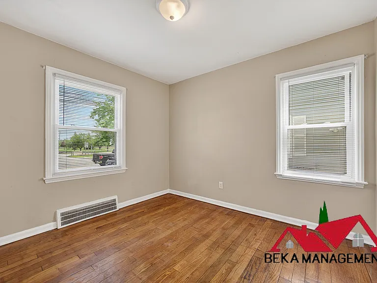 4924 Howe Rd — Photo 8