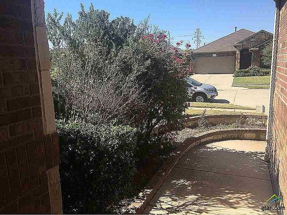 5th image of 5820 Comanche Peak Dr