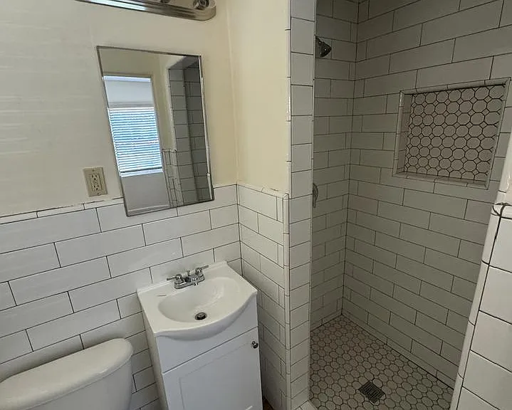 477 E Ave — Photo 10