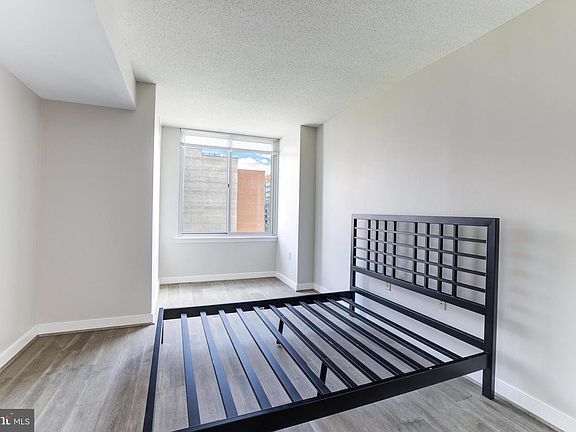 3rd image of 555 Massachusetts Ave NW APT 807