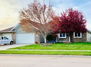502 E 51st St, Kearney, NE 68847