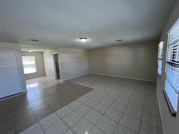 4th image of 650 SW 81st Ter