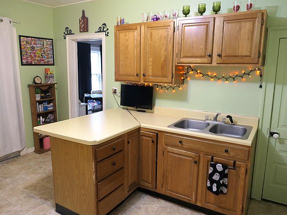 5th image of 424 S Kinney Ave