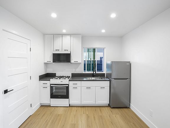 5th image of 4459 Maryland St #1