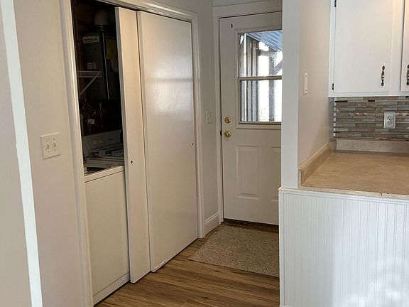 Washer/dryer in closet