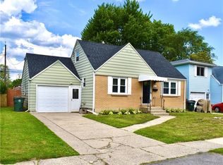 34 Airview Ter, Depew, NY 14043