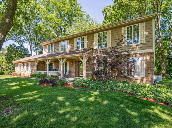 1 Carlisle Rd, Hawthorn Woods, IL 60047