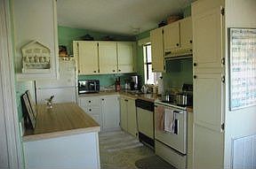 2nd image of 302 Gardenia Dr