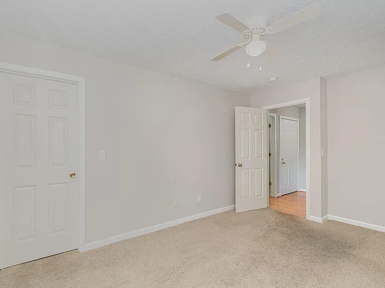 12_Second bedroom