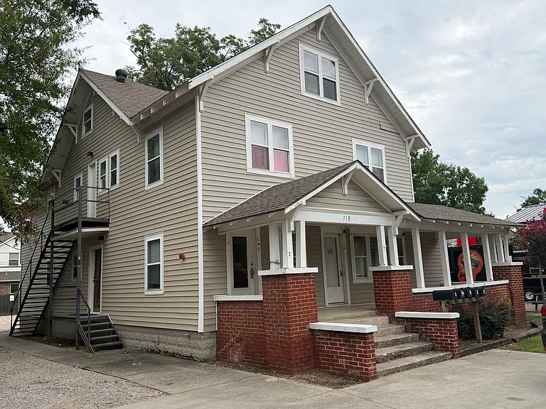 719 Asp Ave #3 — Photo 1
