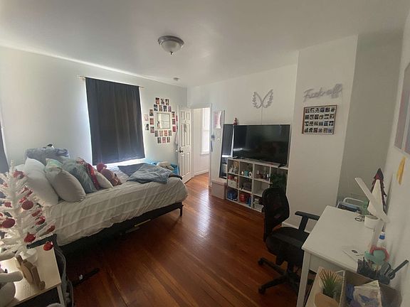 4th image of 219 Vincellette St