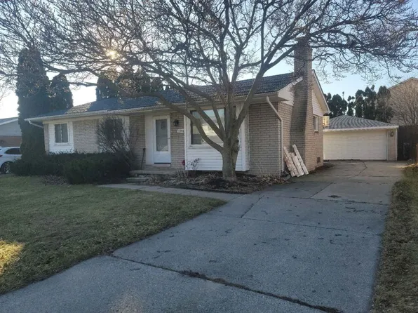 27412 Wyatt Ave, Brownstown, MI 48183