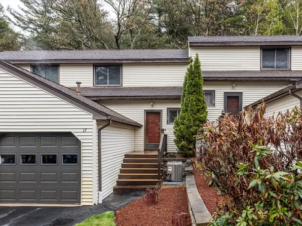 17 Centercrest Dr, Tyngsboro, MA 01879