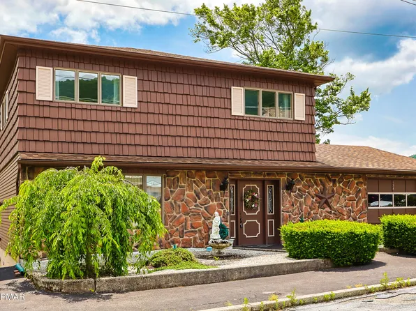 158 E Columbus Ave, Nesquehoning, PA 18240
