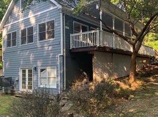 137 Orchard Lagoon Dr, Linden, VA 22642
