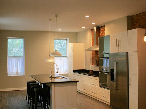 2nd image of 220 Klotter Ave