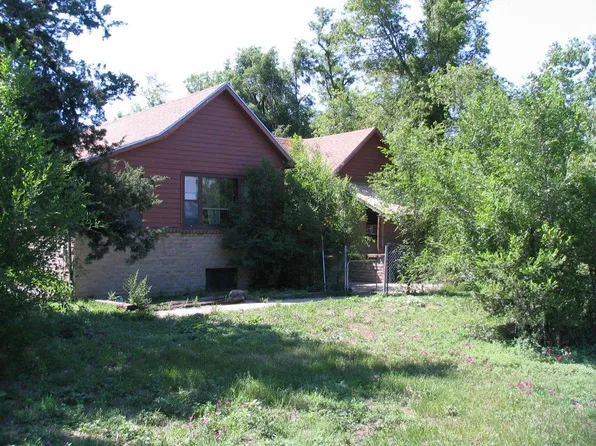 1565 NE 10th Ave, Saint John, KS 67576