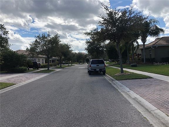 3rd image of 3511 Valleyview Dr