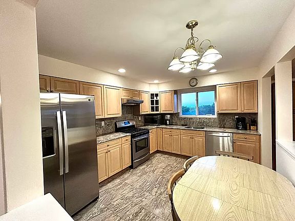 5th image of 254-11 60th Ave #2C