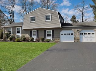 74 Fairview Dr E, Basking Ridge, NJ 07920